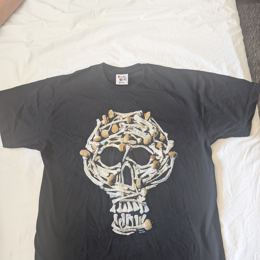 Black Skull Graphic T-Shirt